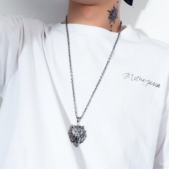 wolf head necklace - Picture 2 of 5